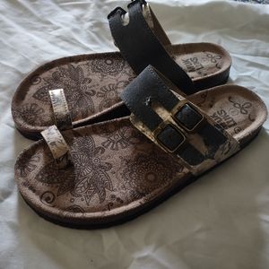 Women's MUK LUKS size 9